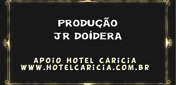  Jr Doidera gravou a Putinha Carioca gostosa de 18 Aninhos Desire na Suruba real amadora com 3 machos no motel